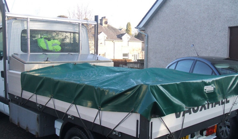 Fitted flat bed cover